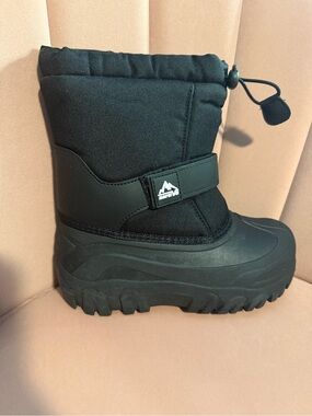Kids Black Insulated Snow Boot